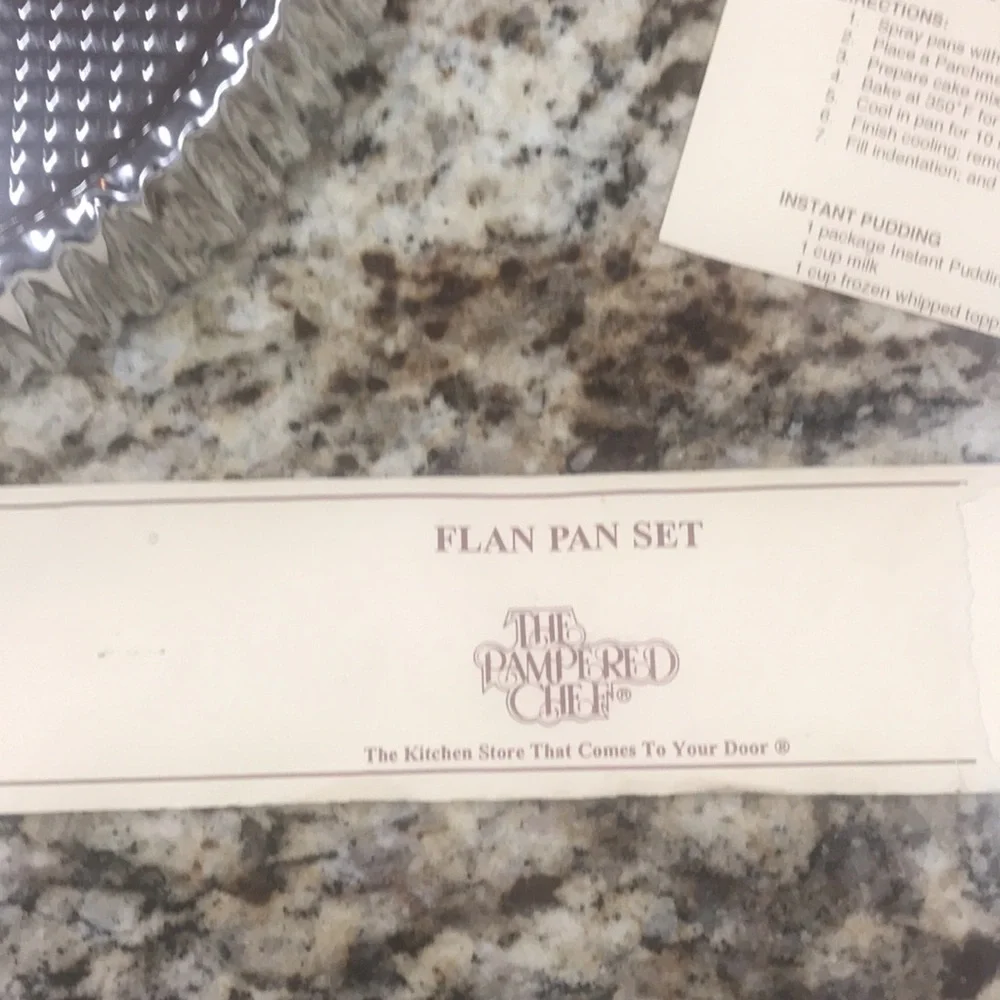 Pampered Chef Bundle - Flan Pan 2 Piece Set, 2 Measure Cups & Fondue Set